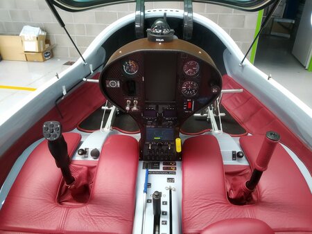 Pipistrel Taurus Instrument panel with LX9070